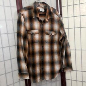 AMERICAN EAGLE OUTFITTERS CLASSIC FIT FANNEL‎ OUTDOOR BUTTON DOWN SIZE XLT